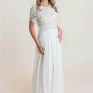 Elegant White Lace Bodice Maxi Dress